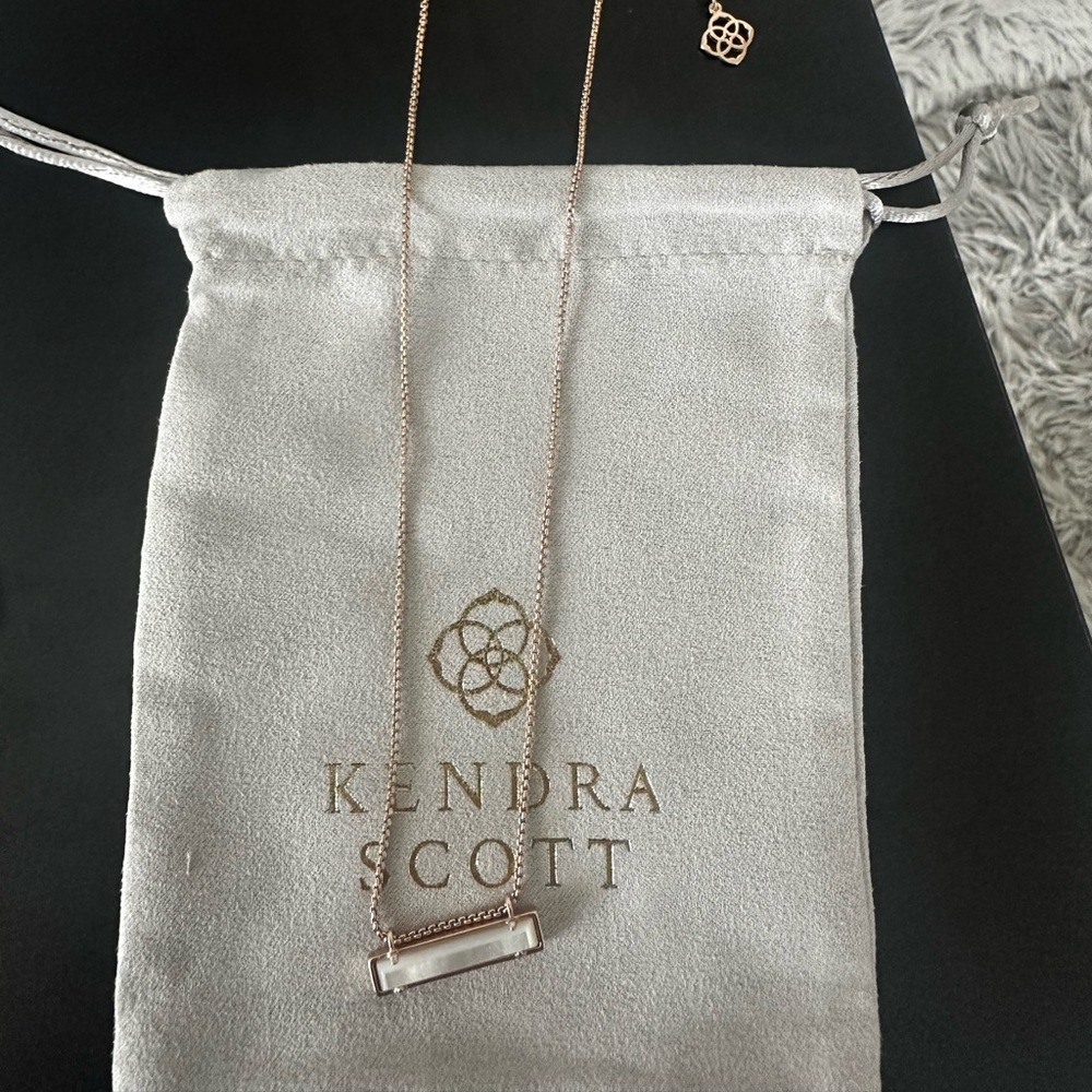 Kendra Scott | Leanor Pendant Necklace